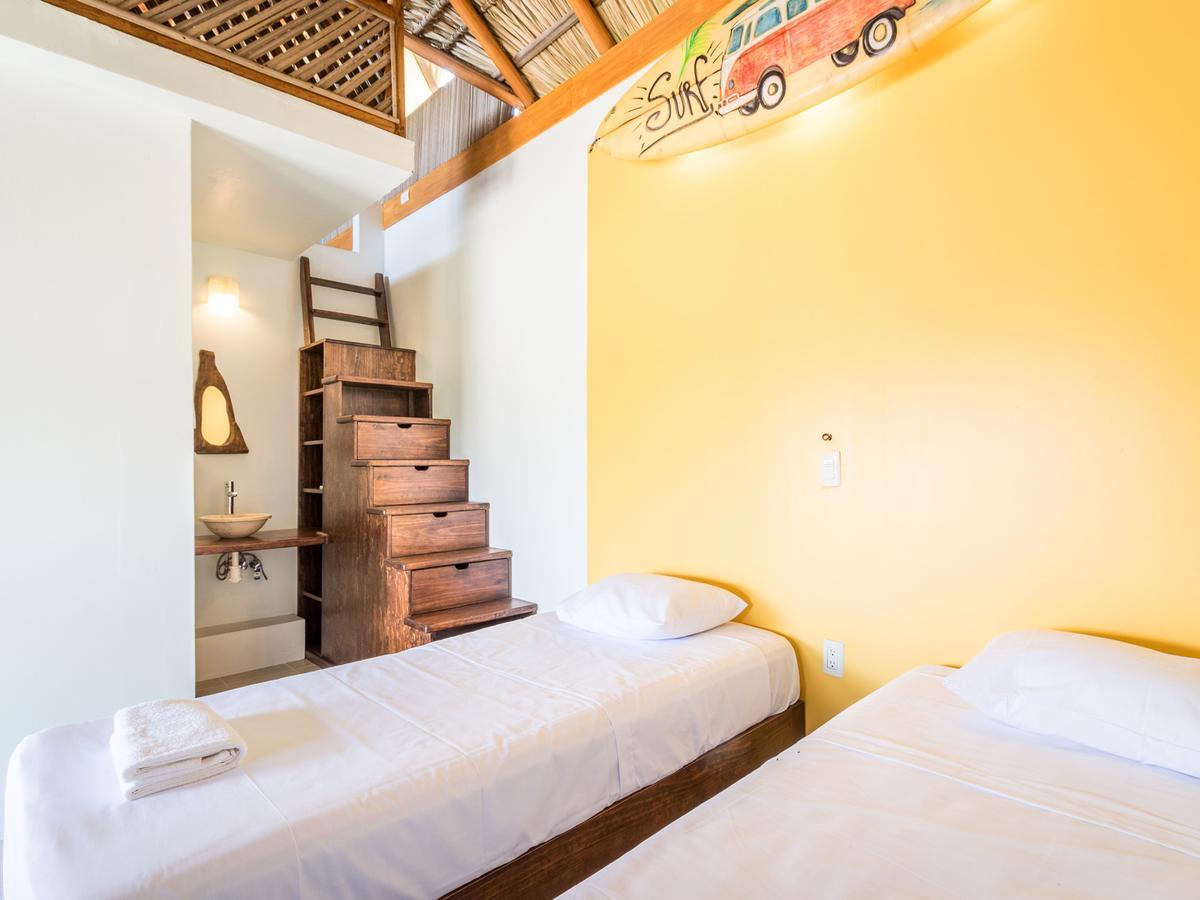 Hostel Experiencia Surf Camp Brisas de Zicatela Exterior foto
