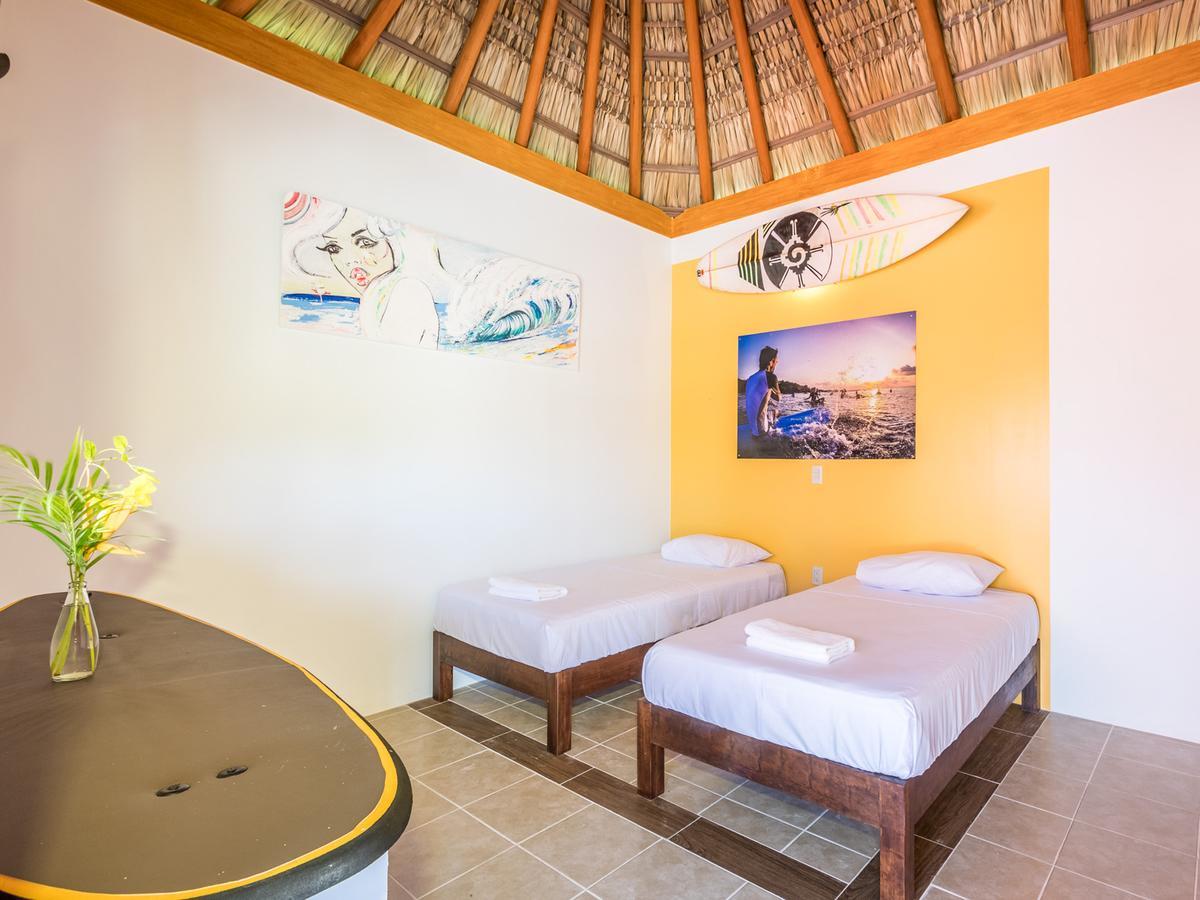 Hostel Experiencia Surf Camp Brisas de Zicatela Exterior foto