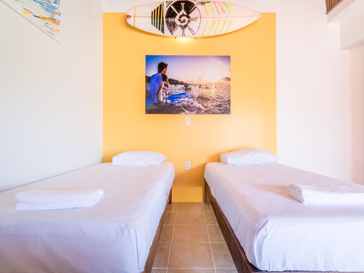 Hostel Experiencia Surf Camp Brisas de Zicatela Exterior foto