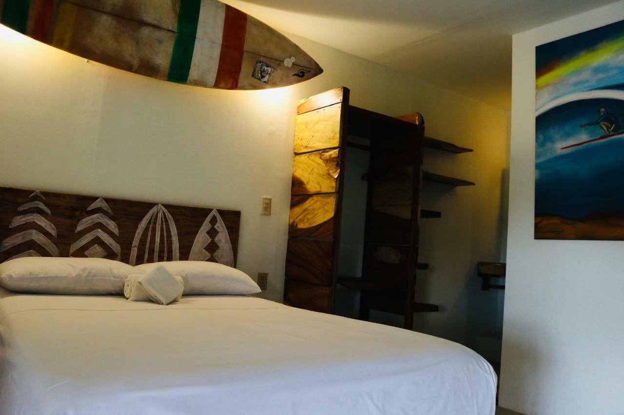 Hostel Experiencia Surf Camp Brisas de Zicatela Exterior foto