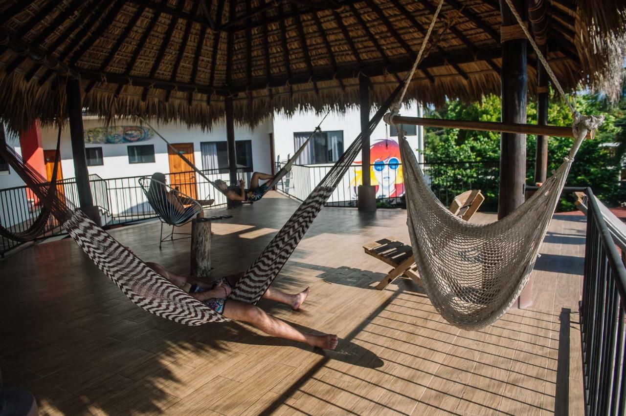 Hostel Experiencia Surf Camp Brisas de Zicatela Exterior foto