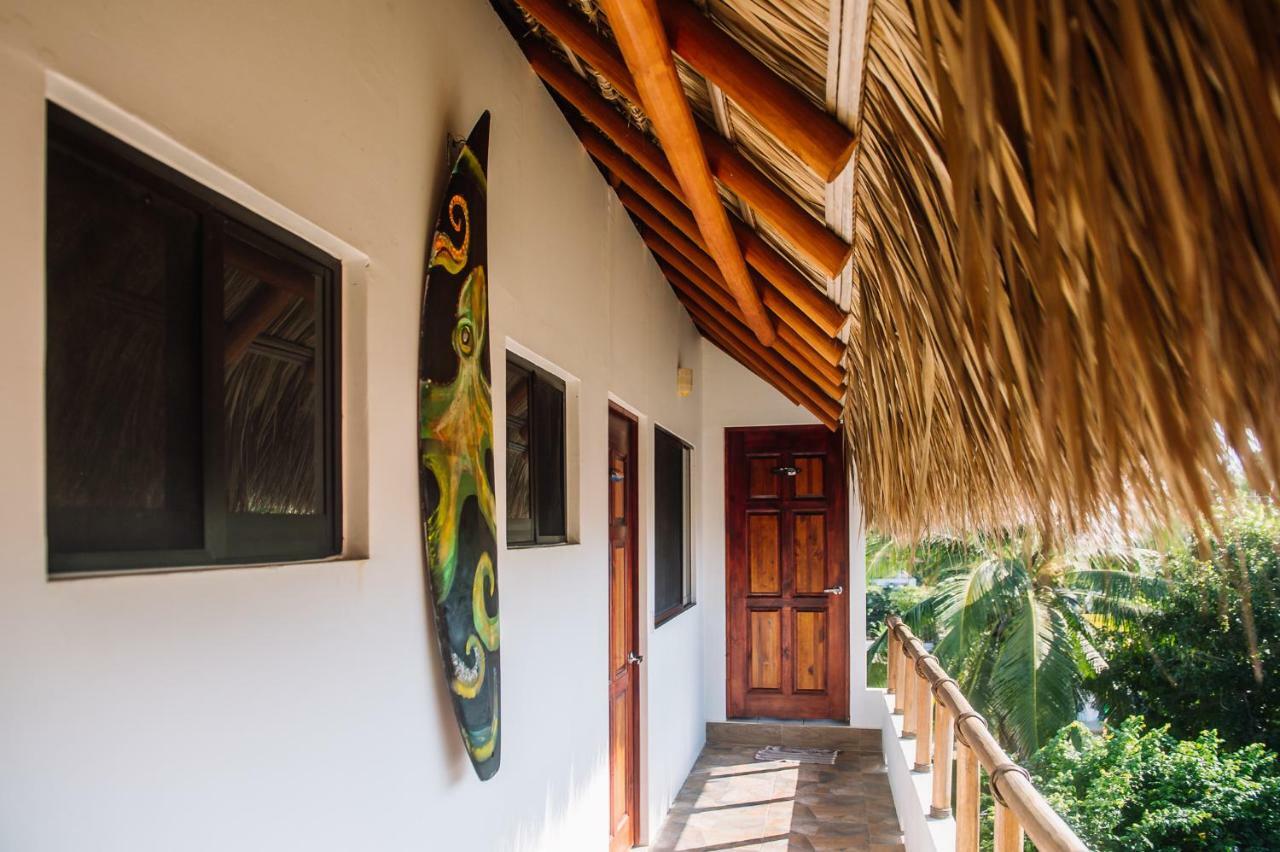 Hostel Experiencia Surf Camp Brisas de Zicatela Exterior foto